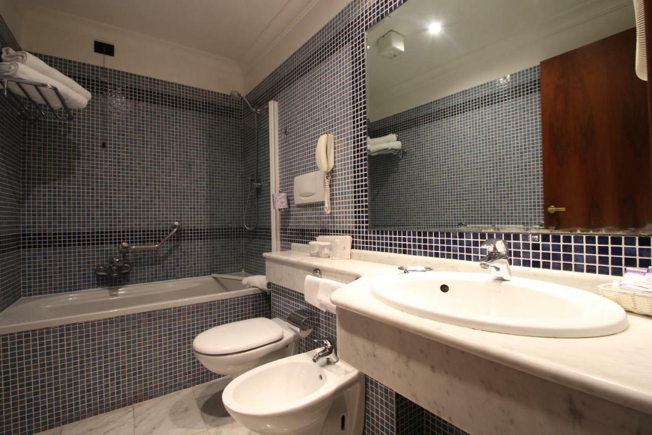 Hotel Portoghesi Рим Экстерьер фото