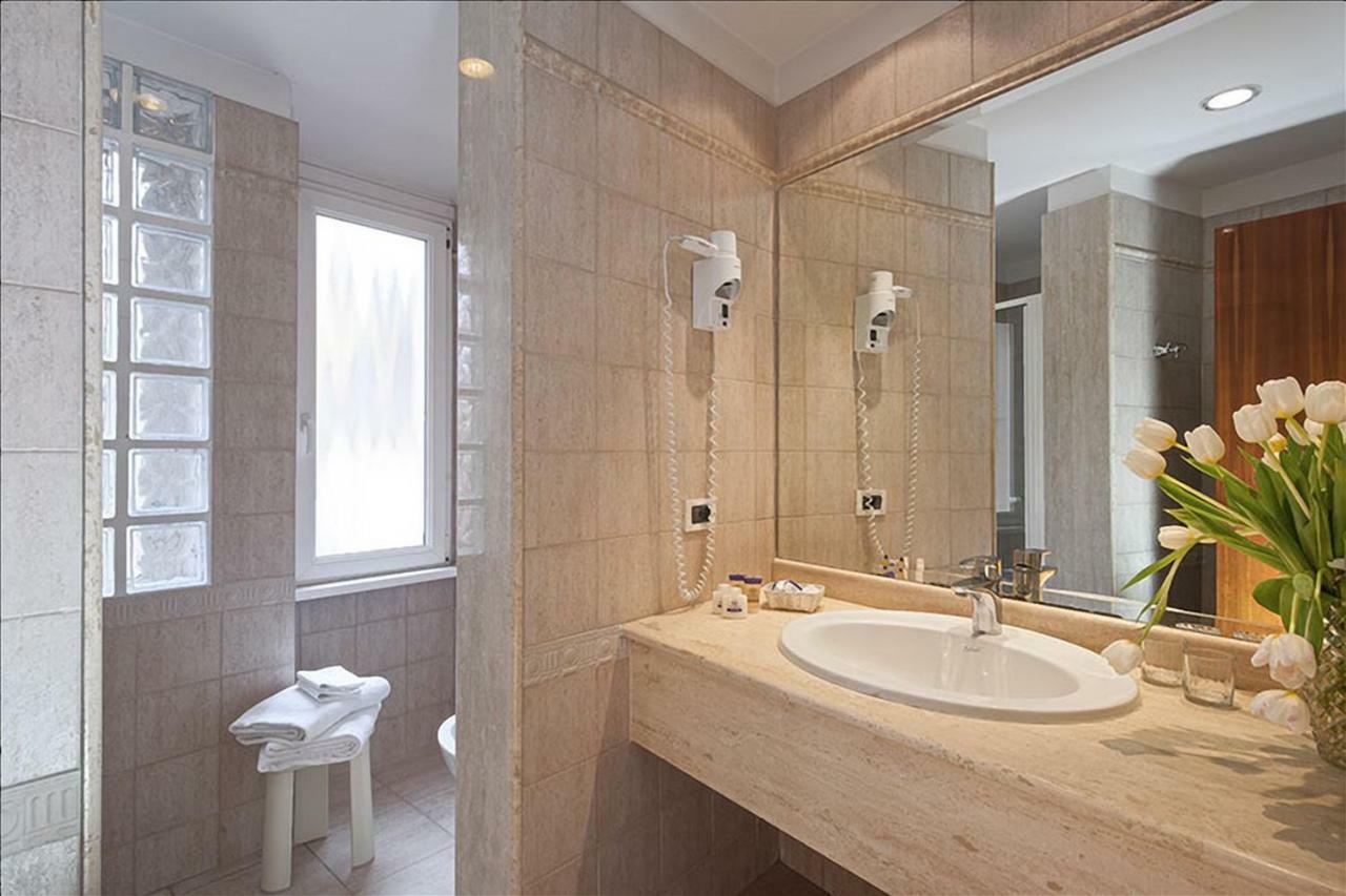 Hotel Portoghesi Рим Экстерьер фото